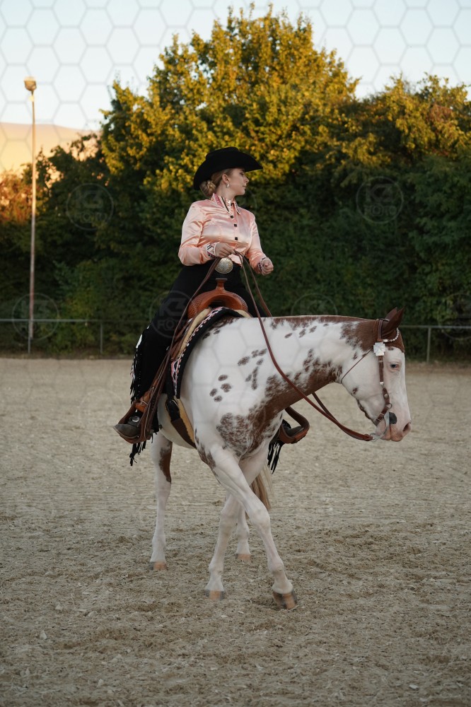 s_A_907009.JPG